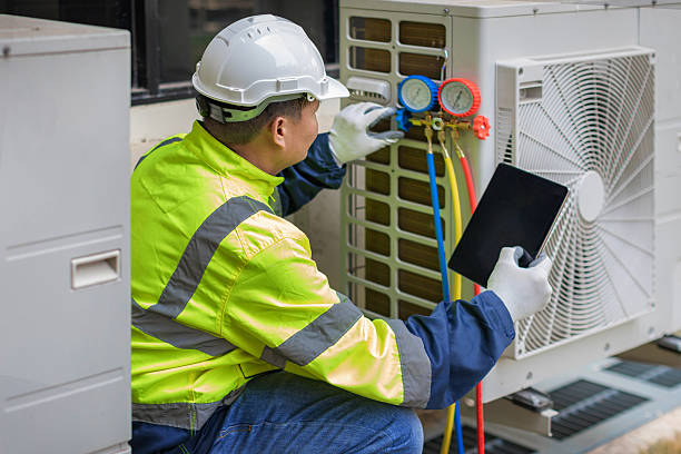 Professional Hvac Maintenance technician working in Mount Prospect, IL